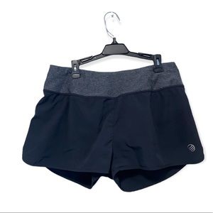 Active shorts with liner